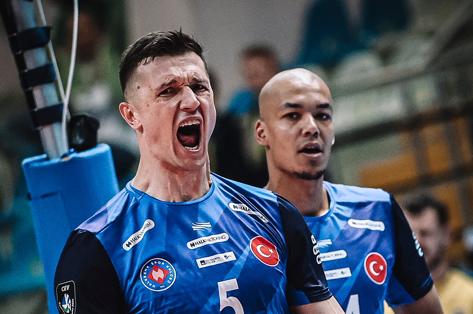 Erkekler Kupa Voley finalinin ardından sürpriz evlilik teklifi