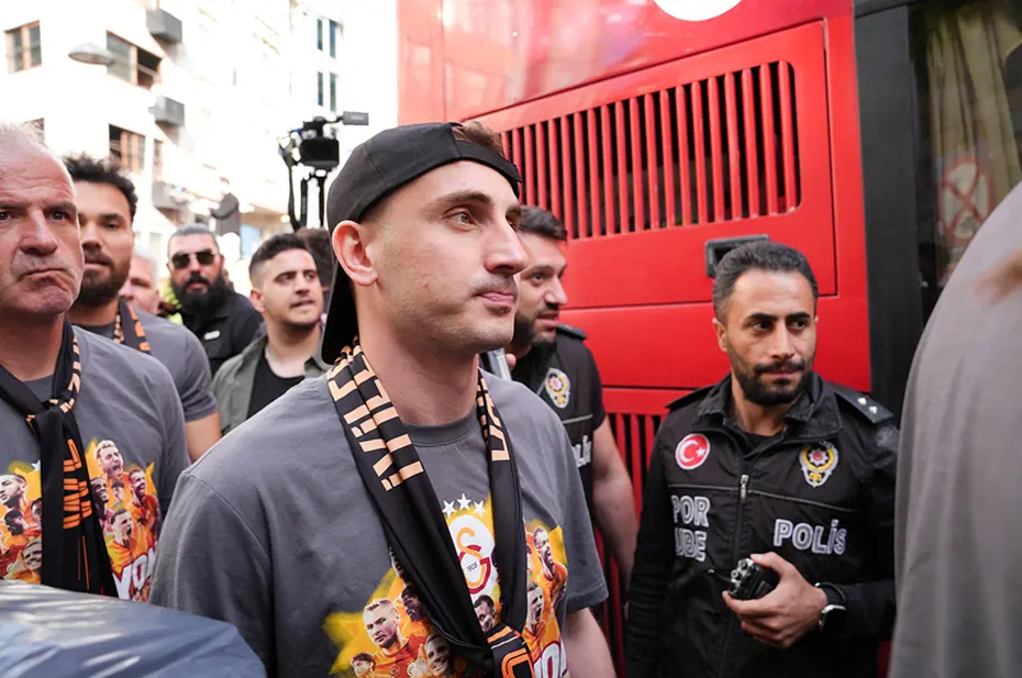 Kerem Aktürkoğlu, İspanya'da manşet: Transferi duyurdular - 2 Kerem Aktürkoğlu, İspanya'da manşet: Transferi duyurdular - 2