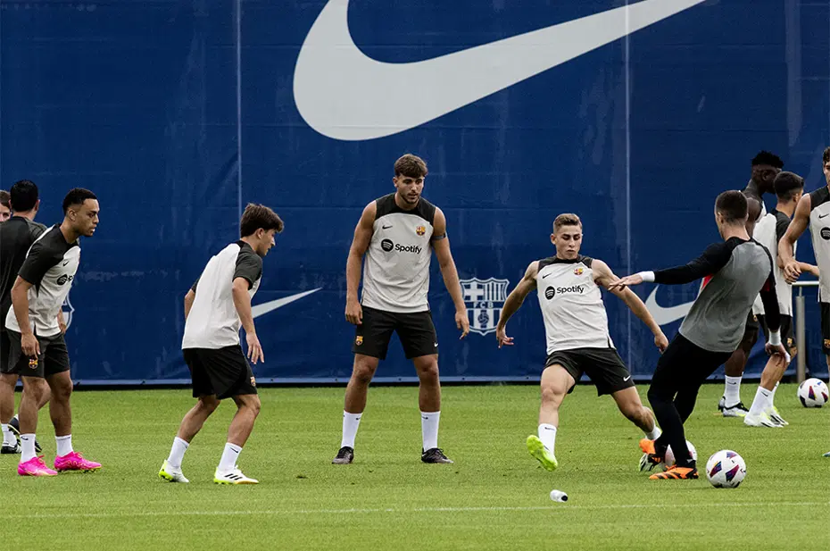 Barcelona'da yeni sezonun ilk antrenmanı - 2