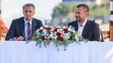Şenol Güneş'ten imza töreninde Beşiktaş ve Onuachu sözleri