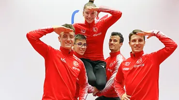 Aerobik Cimnastik Dünya Kupası'nda Ayşe Begüm Onbaşı ve grup takımı finale kaldı