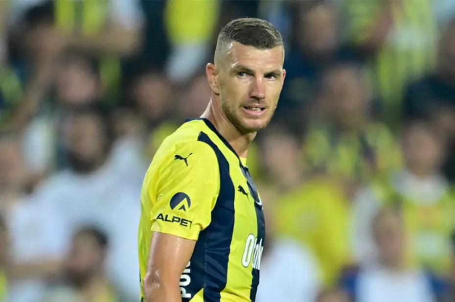 Fenerbahçe'den Edin Dzeko'nun geleceği için karar çıktı: Sürpriz plan - 1 Fenerbahçe'den Edin Dzeko'nun geleceği için karar çıktı: Sürpriz plan - 1