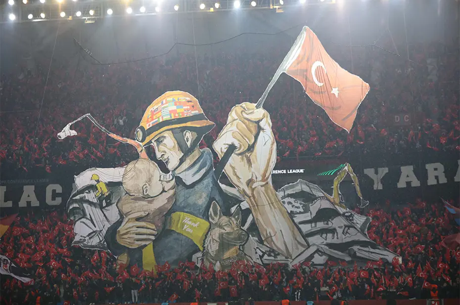 Maç öncesi Trabzon'da koreografi: Hep birlikte olacağız - 6