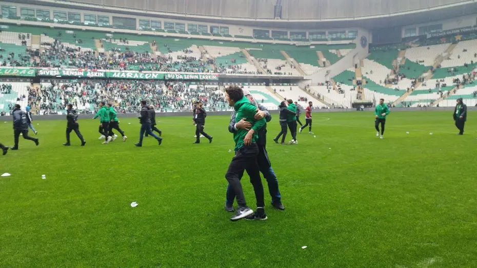 Bursaspor-Amedspor maçı öncesi futbolcular arasında arbede çıktı - 5