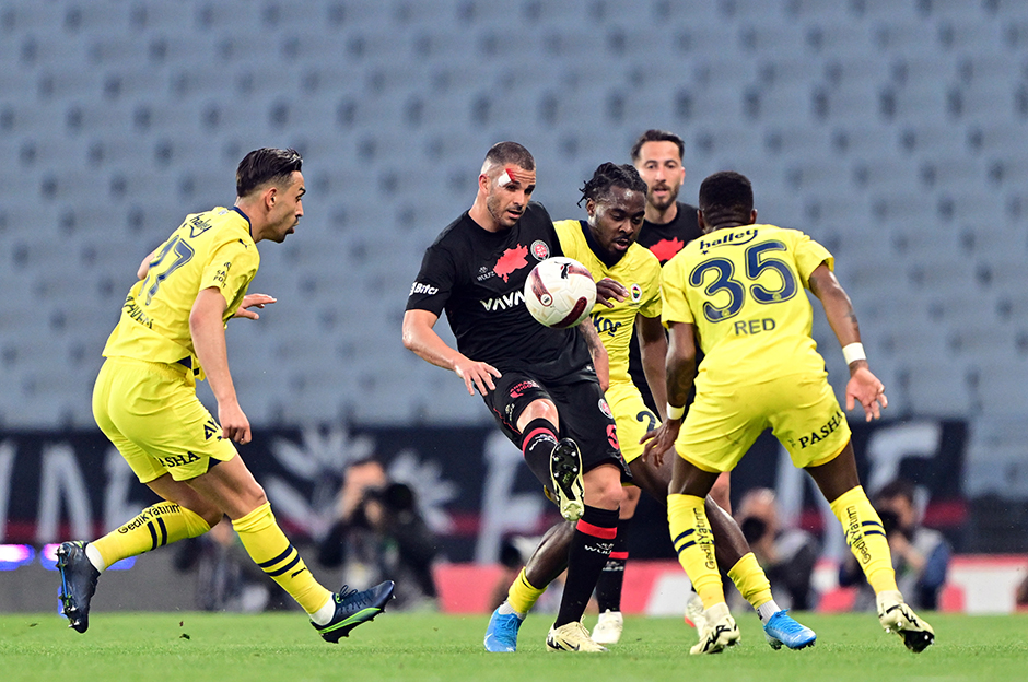 "Performansı rakibe endeksli Fenerbahçe" | Spor yazarları Fenerbahçe için ne dedi?