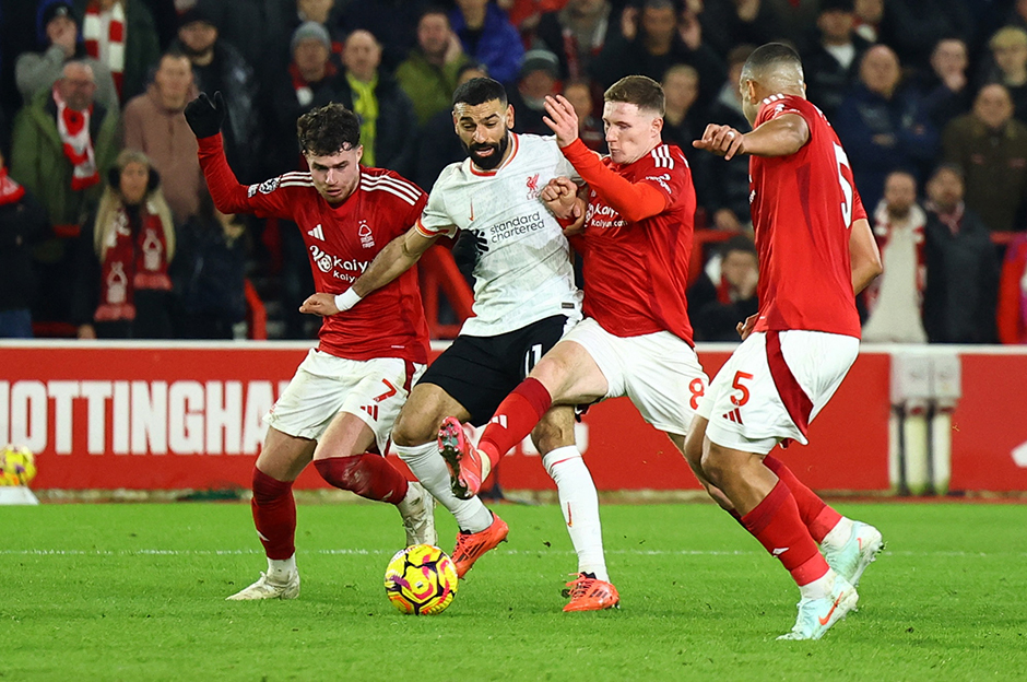 Lider Liverpool deplasmanda sezonun flaş ekibine takıldı