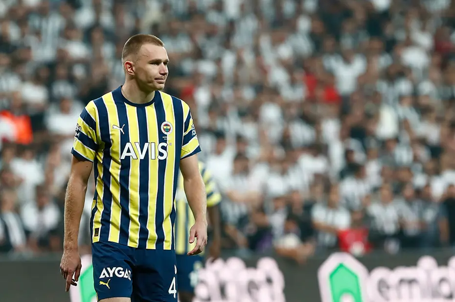 Fenerbahçe'de en az 8 isimle yollar ayrılıyor - 11