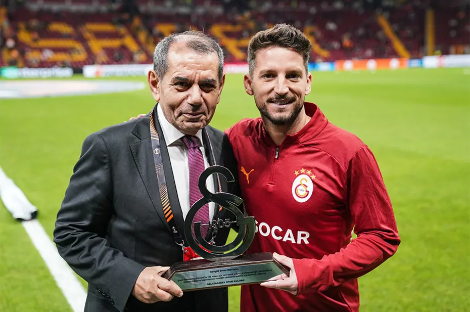 Galatasaray'da 2 ayrılık netleşti: Scout ekibi arayışlara başladı bile - 4 Galatasaray'da 2 ayrılık netleşti: Scout ekibi arayışlara başladı bile - 4