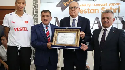 Melissa Vargas'a Malatya'da onur belgesi verildi