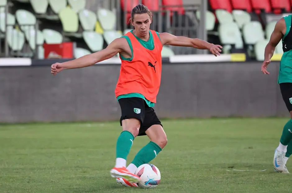 Bonservisi Galatasaray'da olan Taylan Antalyalı ile anlaşma sağlandı