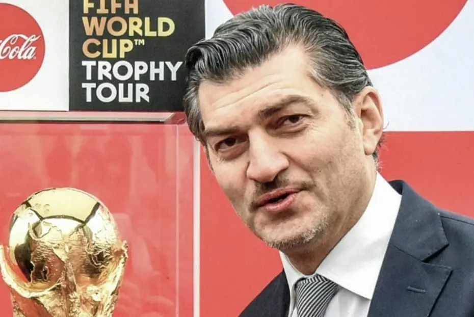 Dünya devinin eski yıldızı komşuda cumhurbaşkanı adayı oldu: Kazanmasına kesin gözüyle bakılıyor - 3 Dünya devinin eski yıldızı komşuda cumhurbaşkanı adayı oldu: Kazanmasına kesin gözüyle bakılıyor - 3