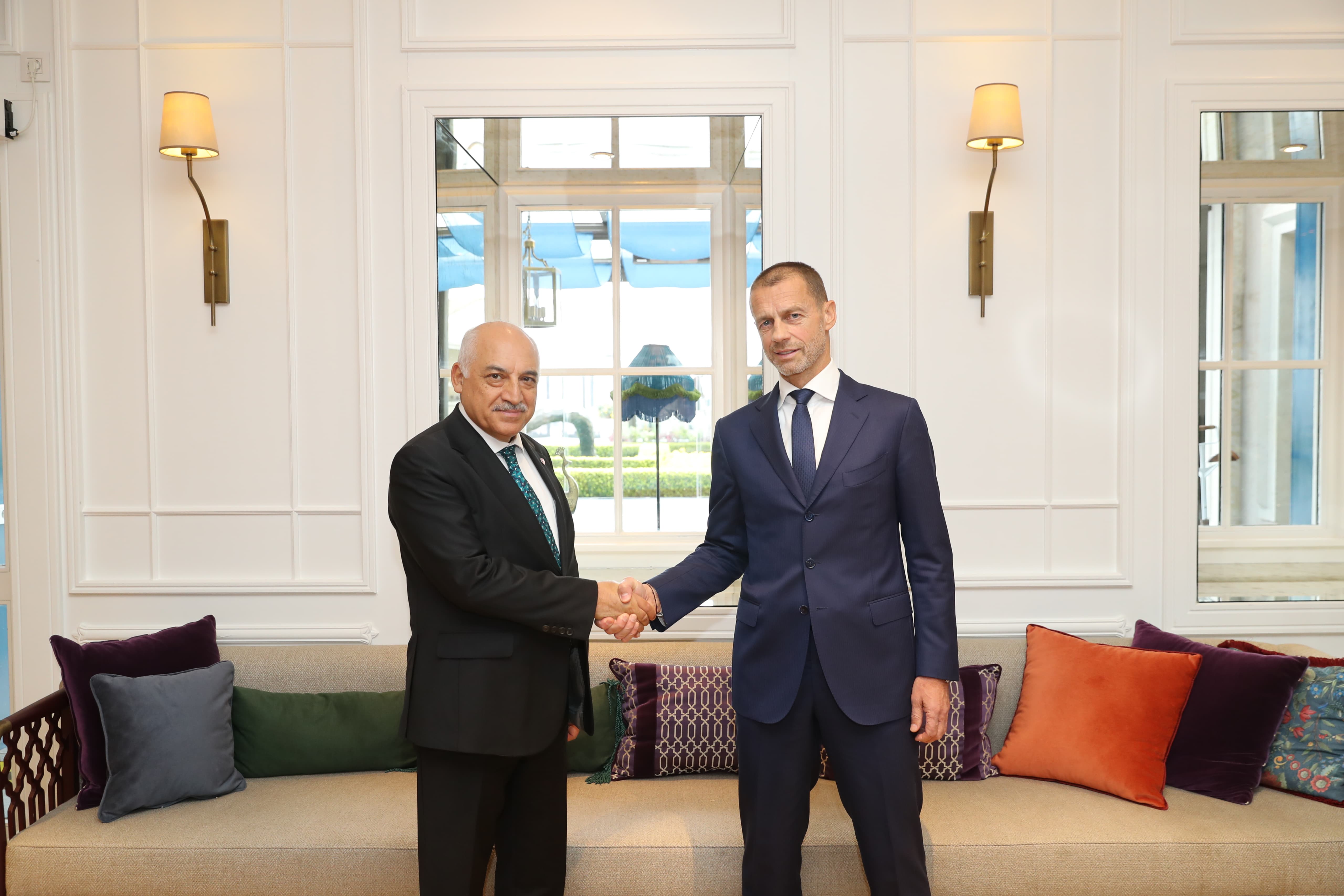 TFF Başkanı Büyükekşi ve Ceferin bir araya geldi