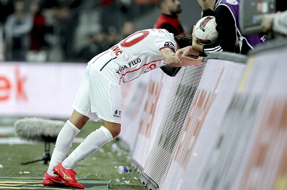 Bu futbolcuların bonservis bedeli yok! Süper Lig'de sezon sonu serbest kalacak yıldızlar - 10