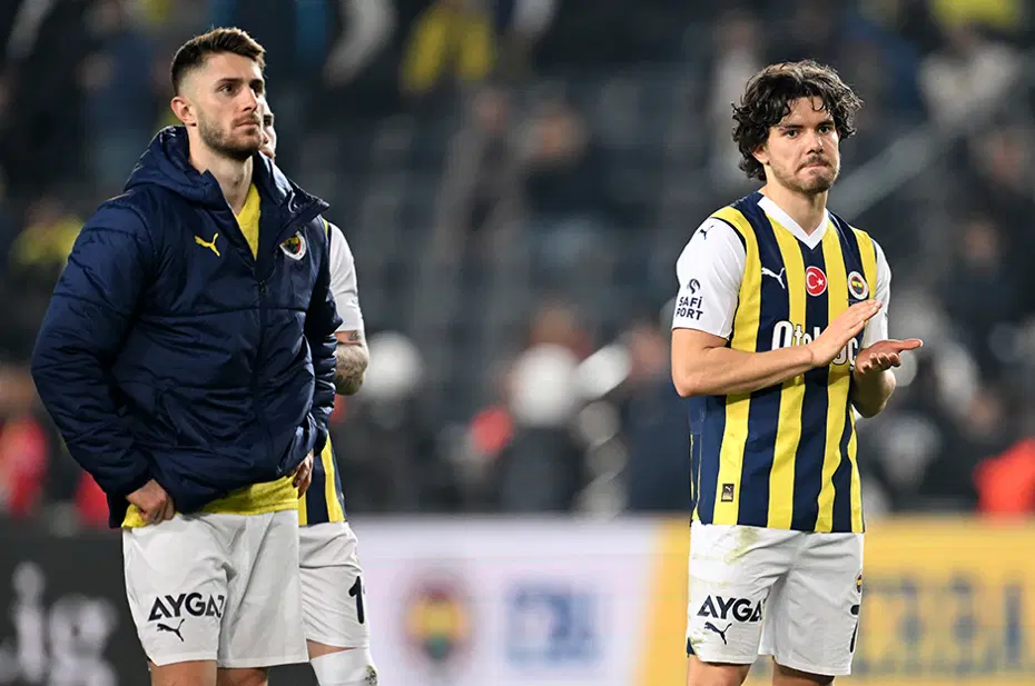 "Cengiz Ünder atılmalıydı, penaltı yanlış" | Spor yazarları Fenerbahçe için ne dedi? - 3 "Cengiz Ünder atılmalıydı, penaltı yanlış" | Spor yazarları Fenerbahçe için ne dedi? - 3