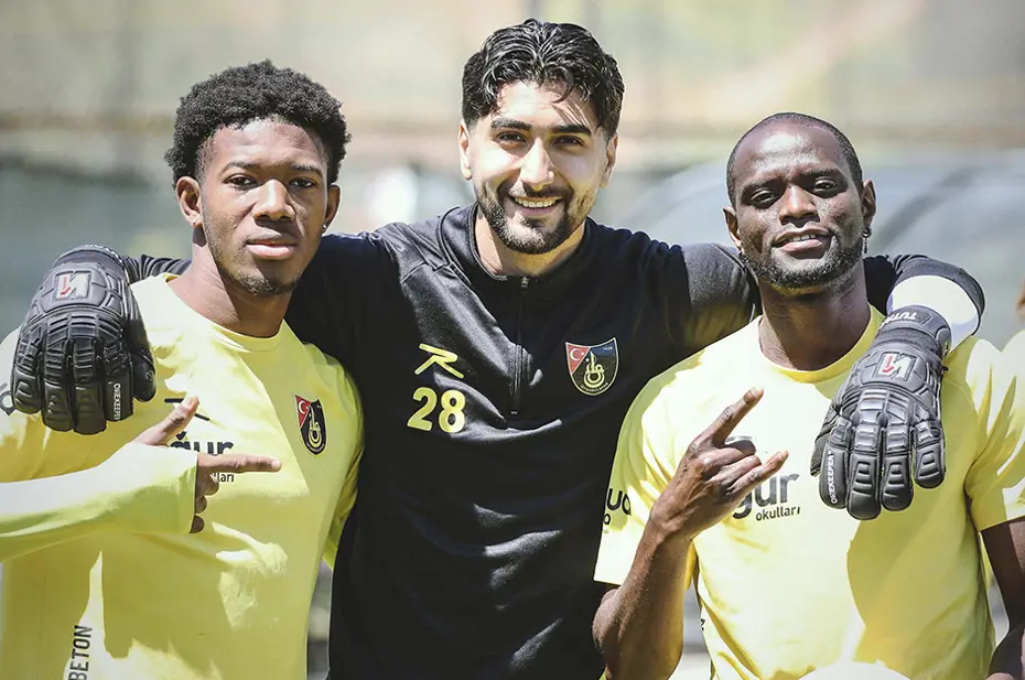 Beşiktaş, sol açığını 1. Lig'den buldu: Menajeri teklifi resmen açıkladı - 3 Beşiktaş, sol açığını 1. Lig'den buldu: Menajeri teklifi resmen açıkladı - 3
