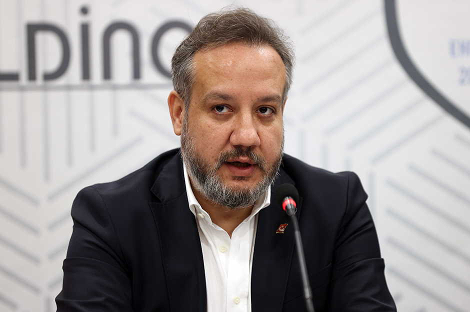 Süper Lig ekibi resmen duyurdu: Başkan istifa etti