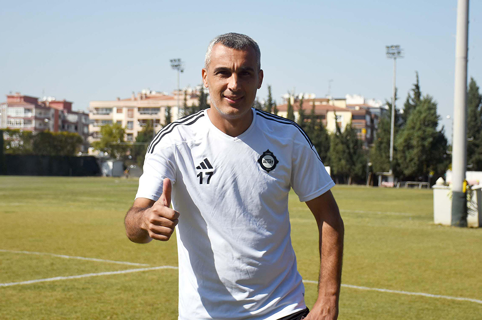 Altay için 41 yaşında futbola döndü