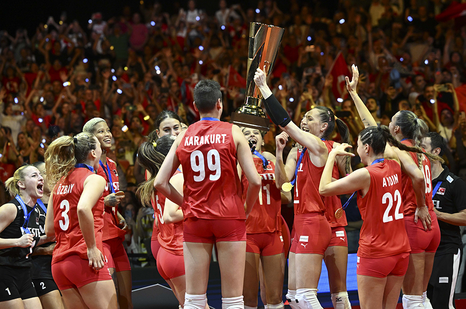THY'den A Milli Kadın Voleybol Takımı'na davet
