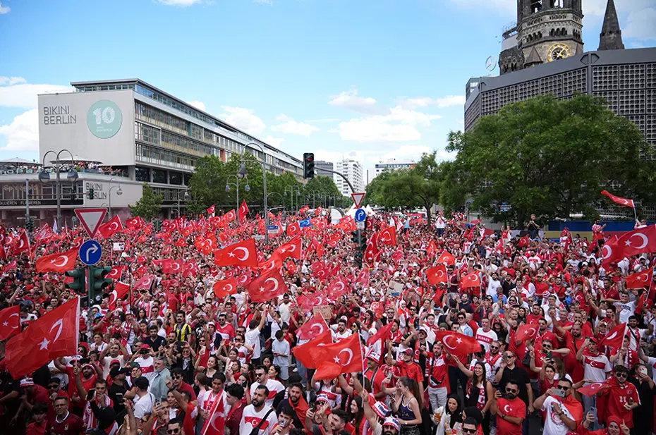 Tarihi maç öncesi Berlin'de büyük coşku, A Milli Takım'a büyük destek - 3