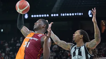 Potada derbi Galatasaray'ın