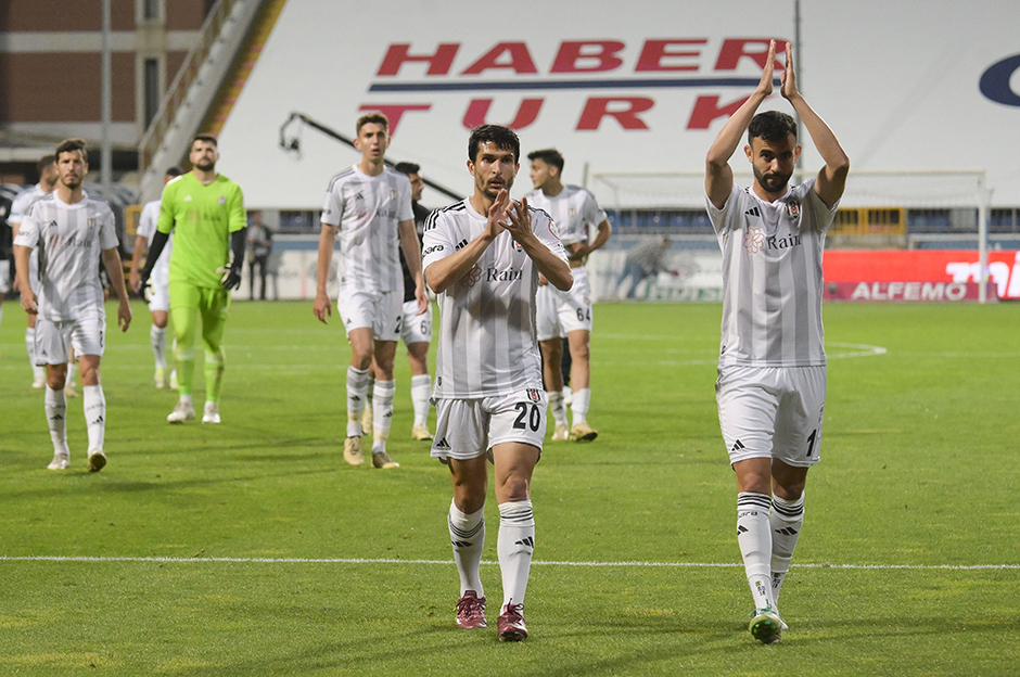 Rachid Ghezzal gözyaşlarıyla veda etti