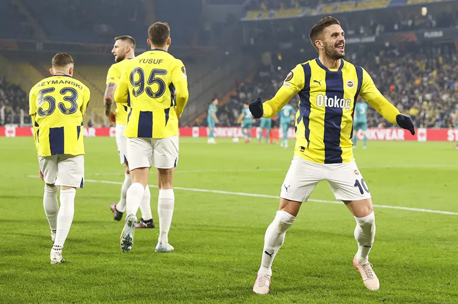 "Fenerbahçe Anderlecht’i sahadan sildi, üzerinden silindir gibi geçti" | Spor yazarları Fenerbahçe için ne dedi? - 7 "Fenerbahçe Anderlecht’i sahadan sildi, üzerinden silindir gibi geçti" | Spor yazarları Fenerbahçe için ne dedi? - 7