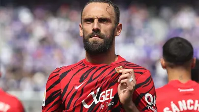 Muriqi'ten topsuz alanda gündeme oturan hareket: VAR görüntüsünde ortaya çıktı