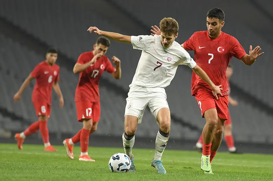 Serdal Adalı transfer vaadi için ilk adımı attı: Gurbetçi futbolcu için operasyon başladı - 7