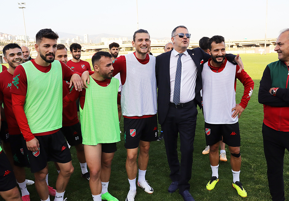 Karşıyaka'da transfer kongre sonrasına kaldı