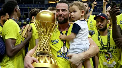 Fenerbahçe'de Melih Mahmutoğlu yuvada kaldı