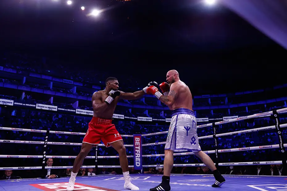 Anthony Joshua, Robert Helenius'u nakavt etti, 2.5 yıl sonra bir ilki başardı - 10