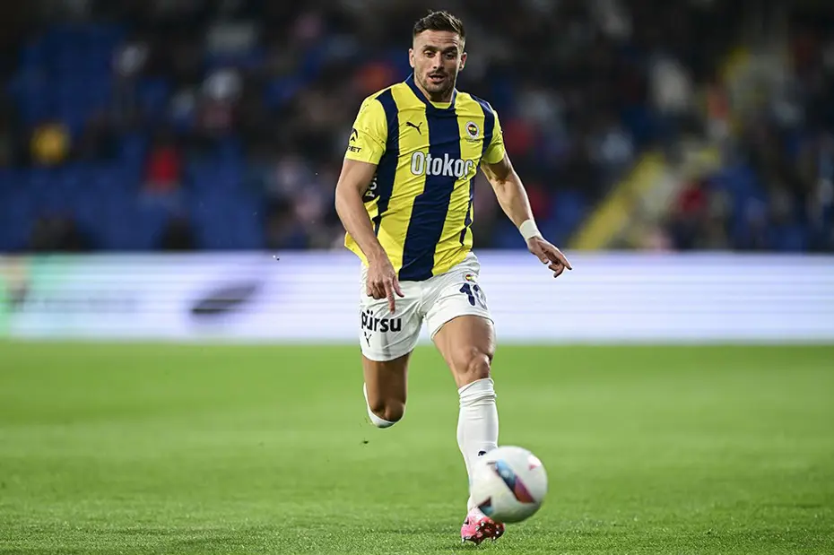 Fenerbahçe'de Edin Dzeko sonrası bir ayrılık daha - 4