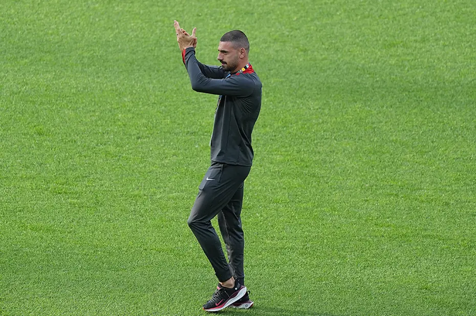 Merih Demiral sahaya çıktı: Taraftarlardan büyük destek - 5