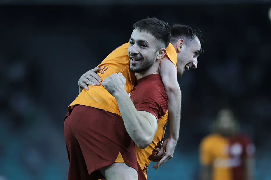 "Okan Buruk defansa dikkat etmeli" | Spor yazarları Galatasaray için ne dedi? - 4