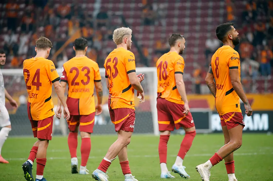Galatasaray'da 2 futbolcu formayı garantiledi: Okan Buruk ilk 11'i tekrar değiştiriyor - 4