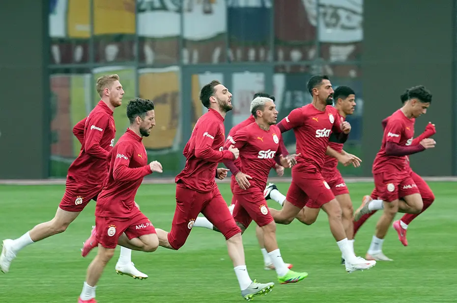 Galatasaray'da büyük şok: Son idmanda sakatlandı, Samsunspor maçında yok - 2 Galatasaray'da büyük şok: Son idmanda sakatlandı, Samsunspor maçında yok - 2