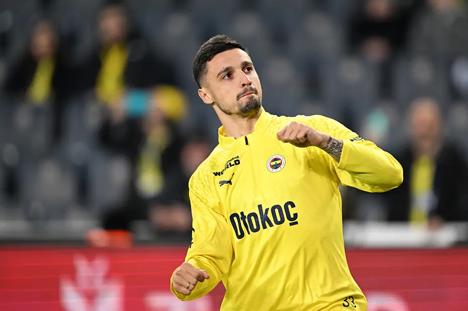 Rade Krunic teklifi kabul etti: Transfer gerçekleşiyor - 4 Rade Krunic teklifi kabul etti: Transfer gerçekleşiyor - 4