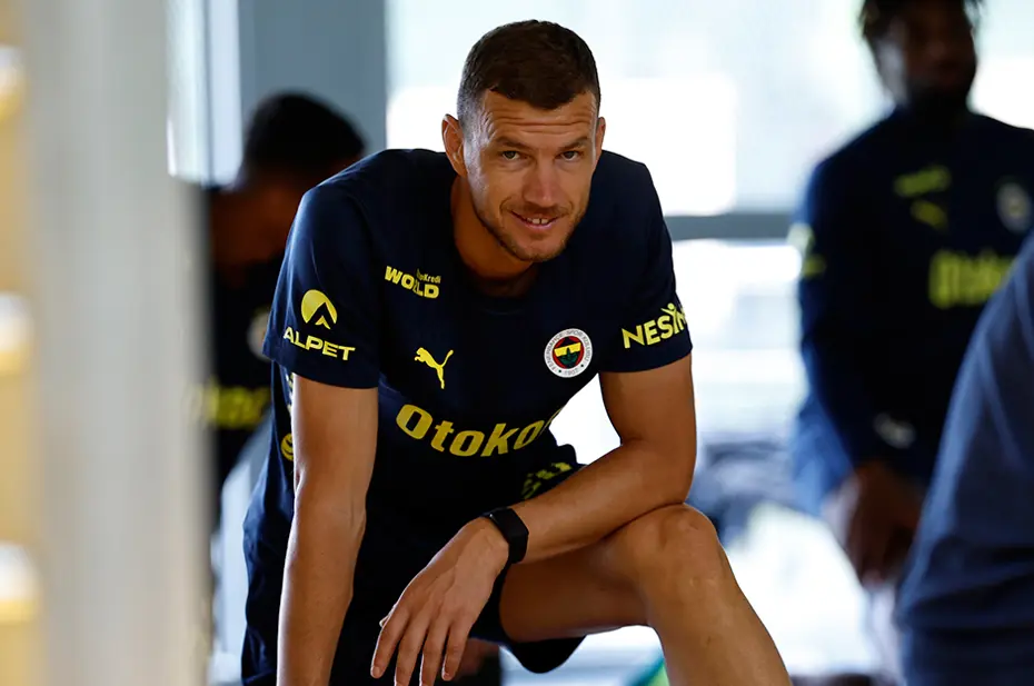 Fenerbahçe'den Fred paylaşımı: Geri sayım başladı - 4 Fenerbahçe'den Fred paylaşımı: Geri sayım başladı - 4