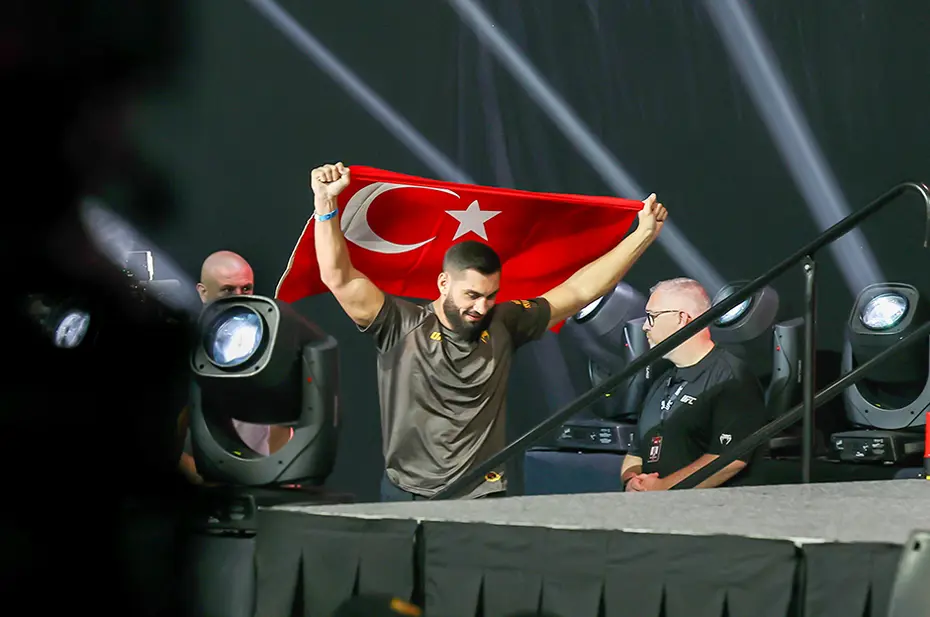 İbo Aslan'dan UFC'de destansı galibiyet: Daha 50 saniye dolmamıştı ki... - 5 İbo Aslan'dan UFC'de destansı galibiyet: Daha 50 saniye dolmamıştı ki... - 5