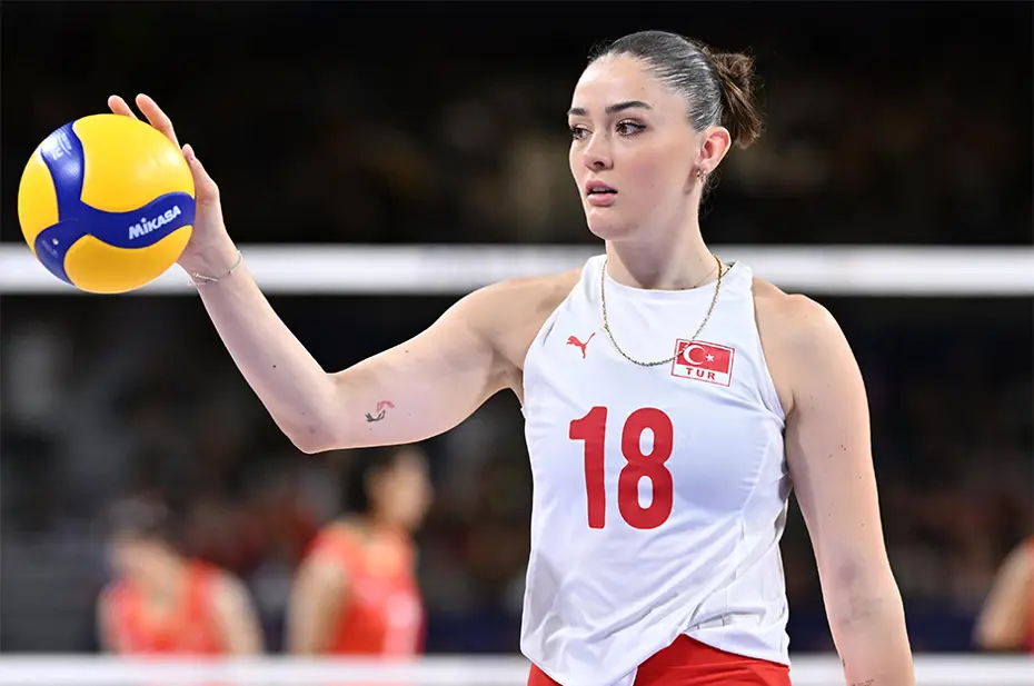 Zehra Güneş'in ayna karşısındaki pozları sosyal medyayı salladı: "Kıyafet kontrolü" - 3
