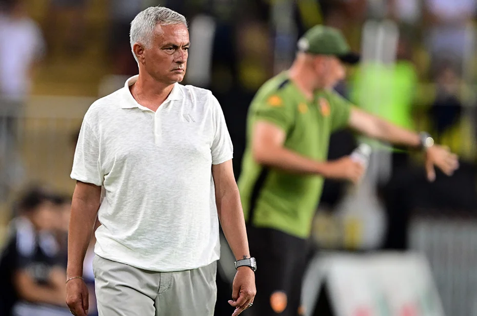 Fenerbahçe'de 4 isim yolcu: Mourinho açıklamıştı - 1 Fenerbahçe'de 4 isim yolcu: Mourinho açıklamıştı - 1