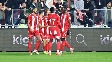 Samsunspor, Trabzonspor karşısında 2 golle kazandı: Holse galibiyete taşıdı