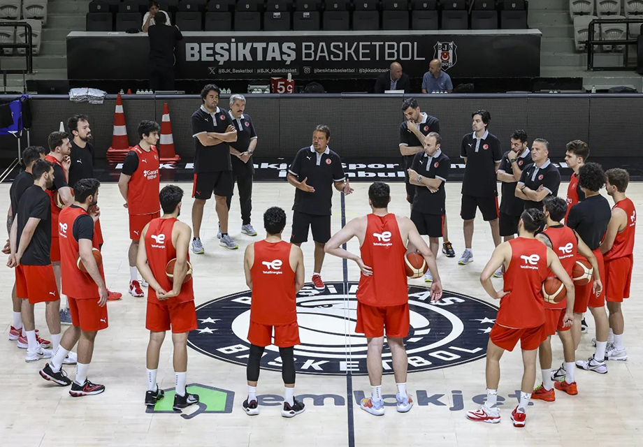 12 Dev Adam İstanbul kampına başladı