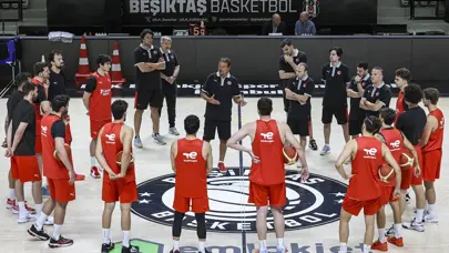 12 Dev Adam İstanbul kampına başladı