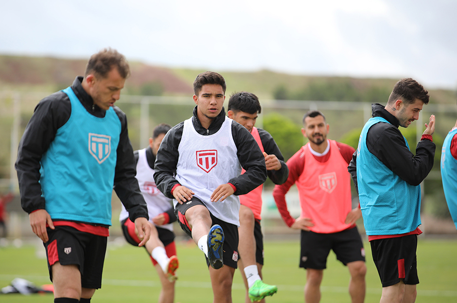 Sivasspor'da Hakan Arslan takımdan ayrı çalıştı