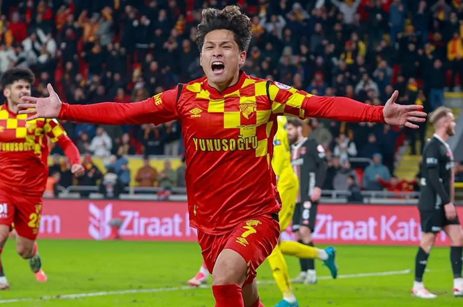 Göztepe yeni orta sahasını Premier Lig'de buldu - 3