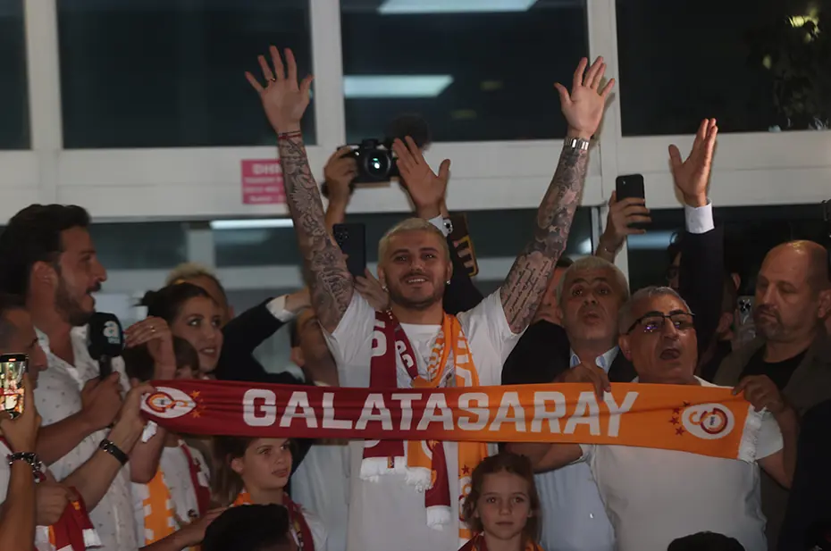 Galatasaraylı taraftarlardan Mauro Icardi'ye unutulmaz karşılama - 6