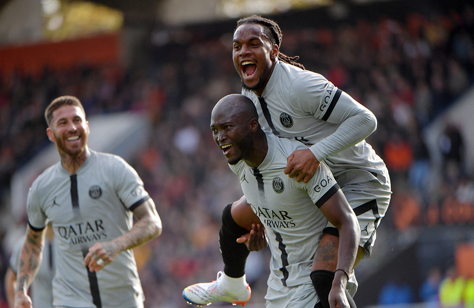 "Aslan yıldıza doymuyor" Sporun manşetleri