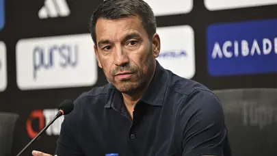 Van Bronckhorst'tan Semih Kılıçsoy açıklaması