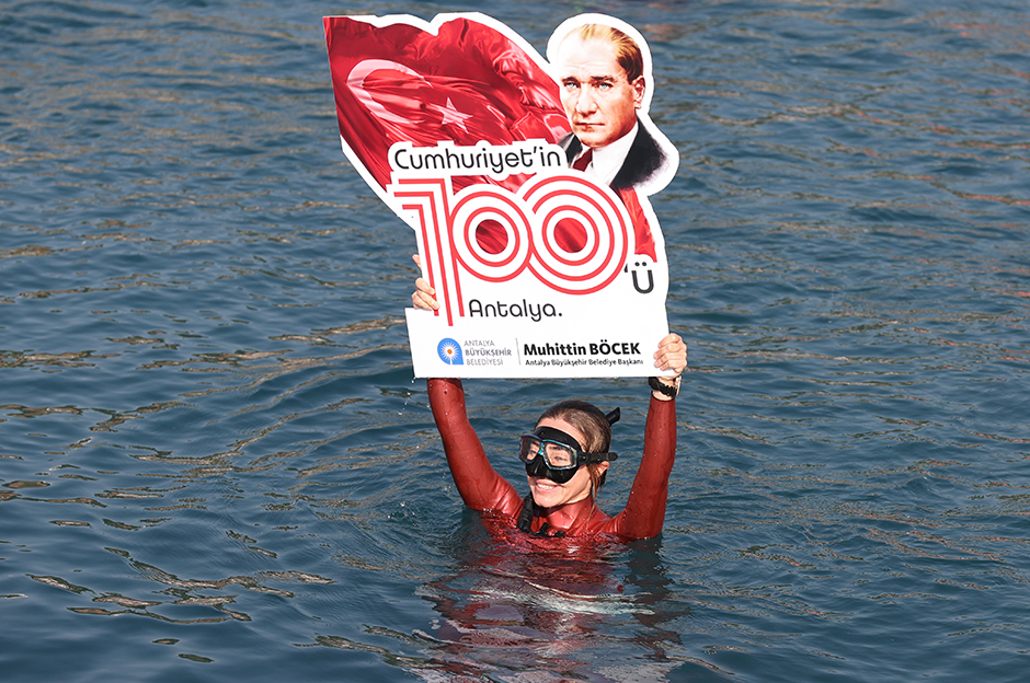 Şahika Ercümen'den '100. Yıl' dalışı